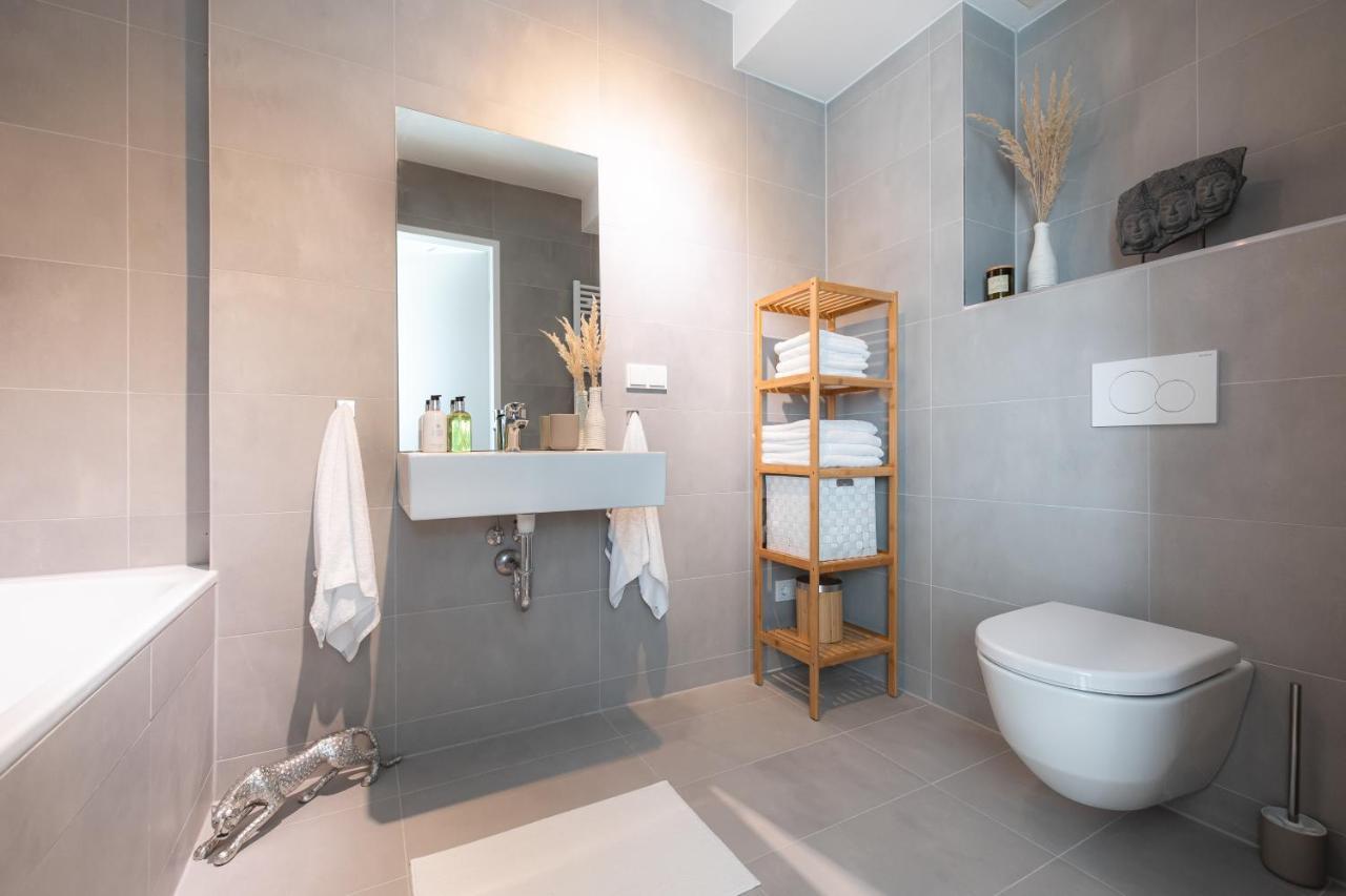 New Luxury Apartment Overlooking Wien Eksteriør billede